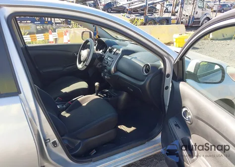 2013 Nissan Versa 1.6 Sv z USA, uszkodzony, nr VIN 3N1CN7AP4DL858425